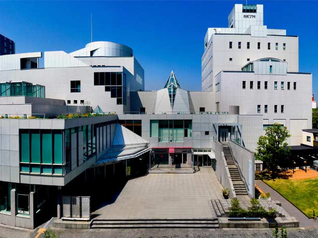 富山市民プラザ